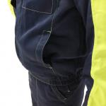 Объемные карманы куртки для перчаток